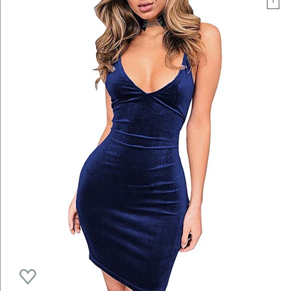 Dresses & Skirts - Navy velvet strappy v neck dress